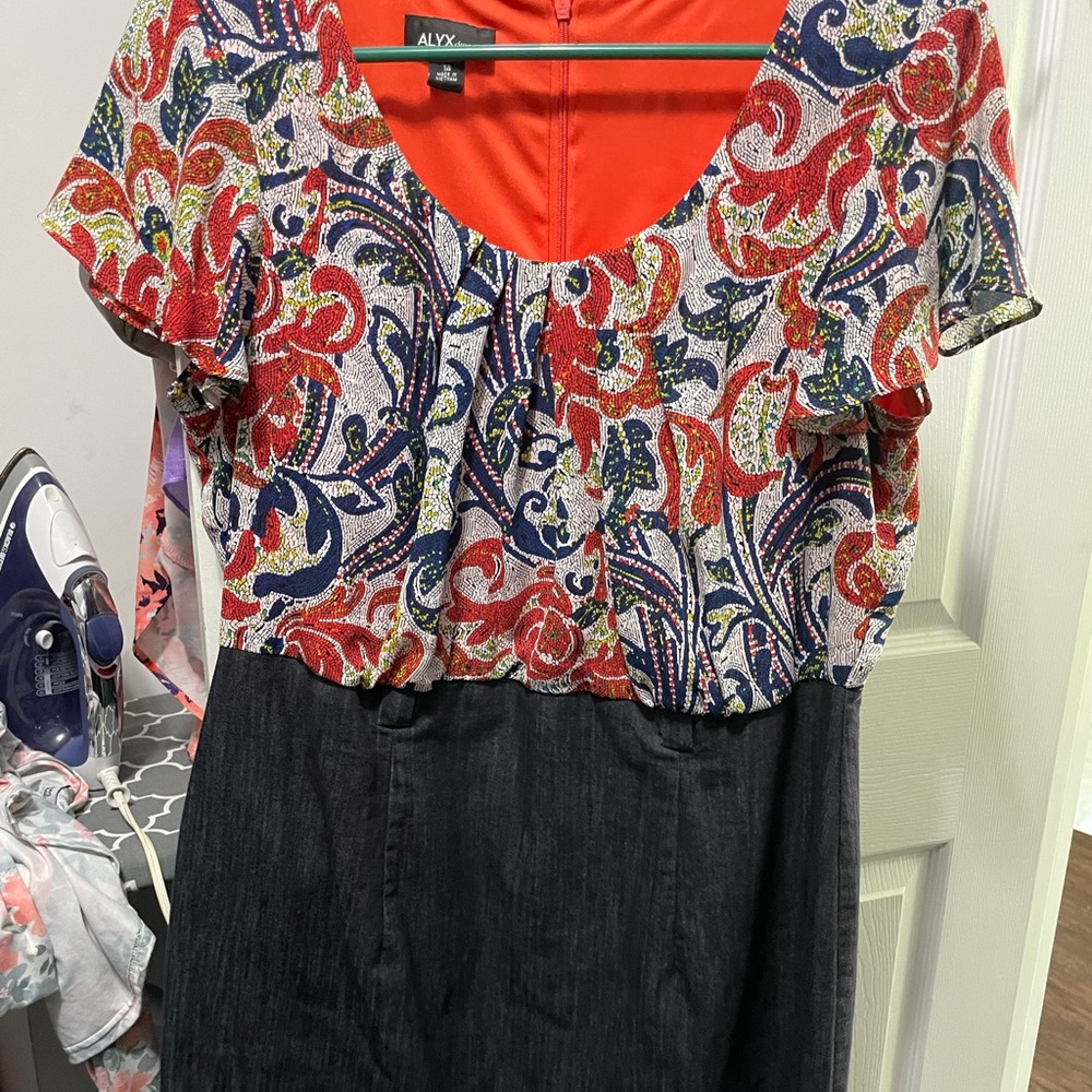 Woman dress knee length Size 14